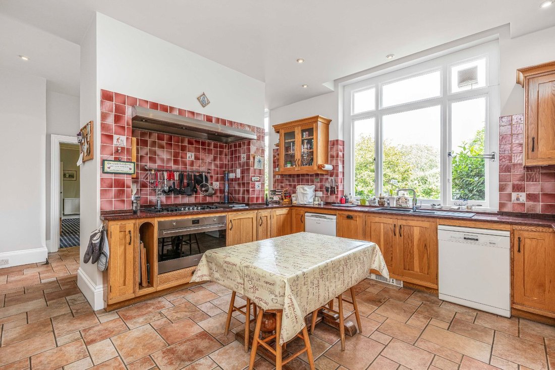 House in Hampton Wick, Richmond Upon Thames, England 2 - 14116216