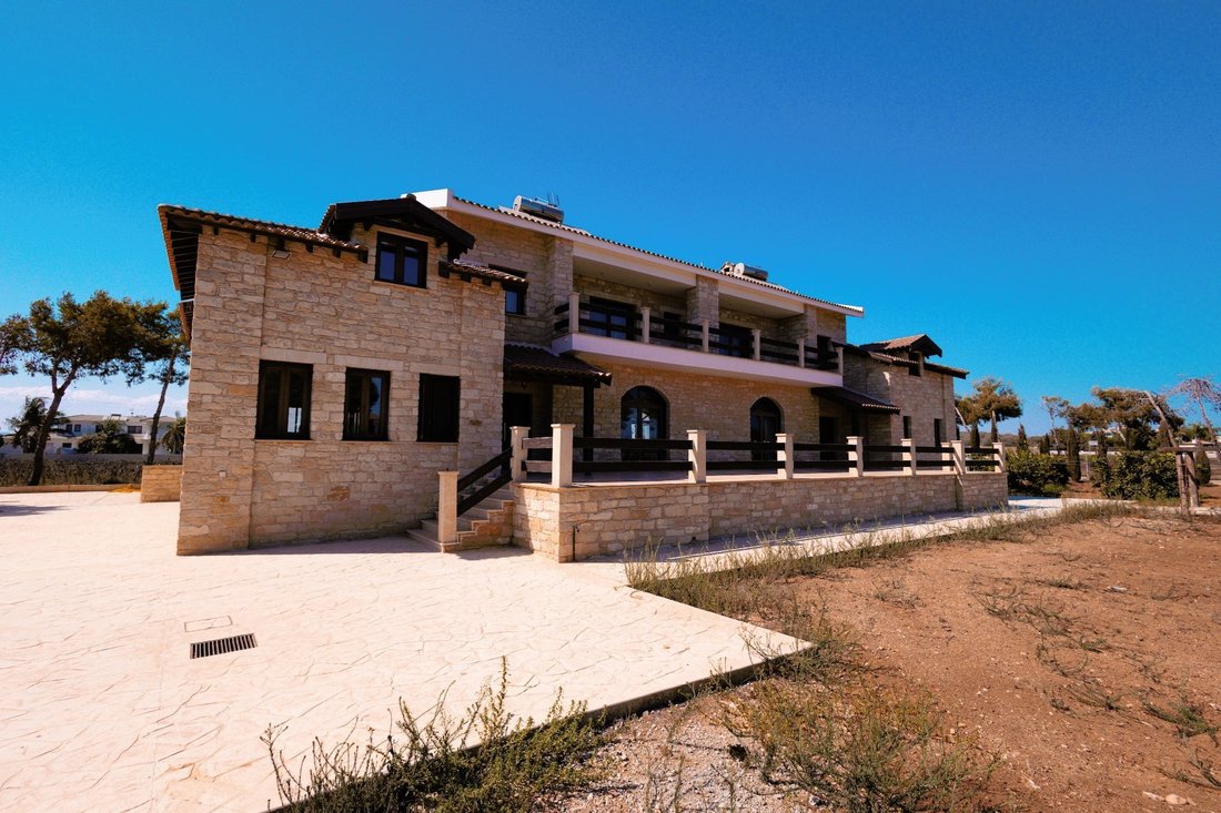 Villa in Perivolia, Larnaca, Cyprus 1 - 13247402