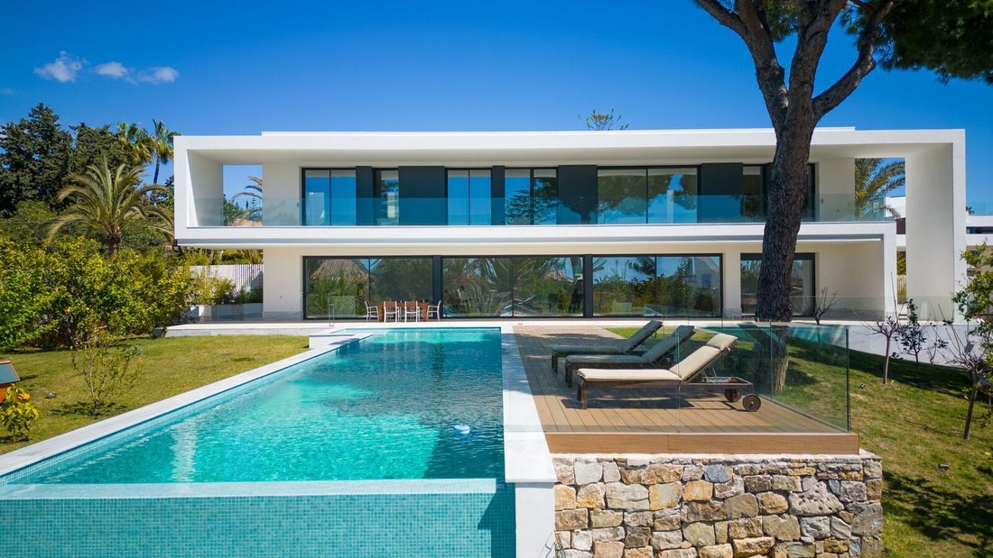 Villa in Elviria-Cabopino, Marbella, Spain 1 - 14126172