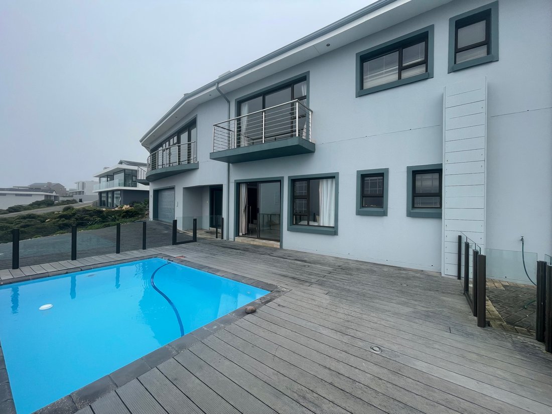 6 Bedroom House For Sale Pinnacle In Mossel Bay, Western Cape, South