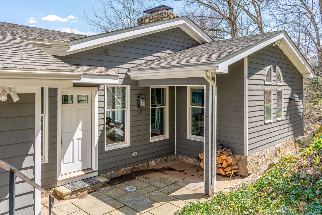 30 Tinker Hill Road In Warren, Connecticut, United States For Sale