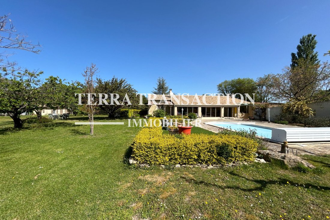 Villa in Uzès, Occitania, France 1 - 14120641