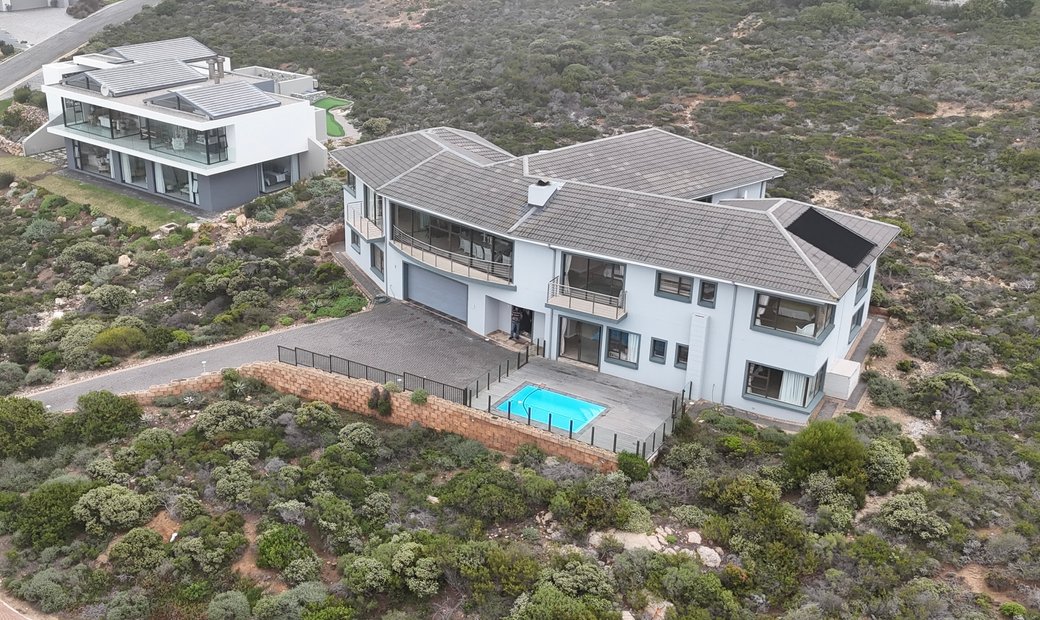 6 Bedroom House For Sale Pinnacle In Mossel Bay, Western Cape, South