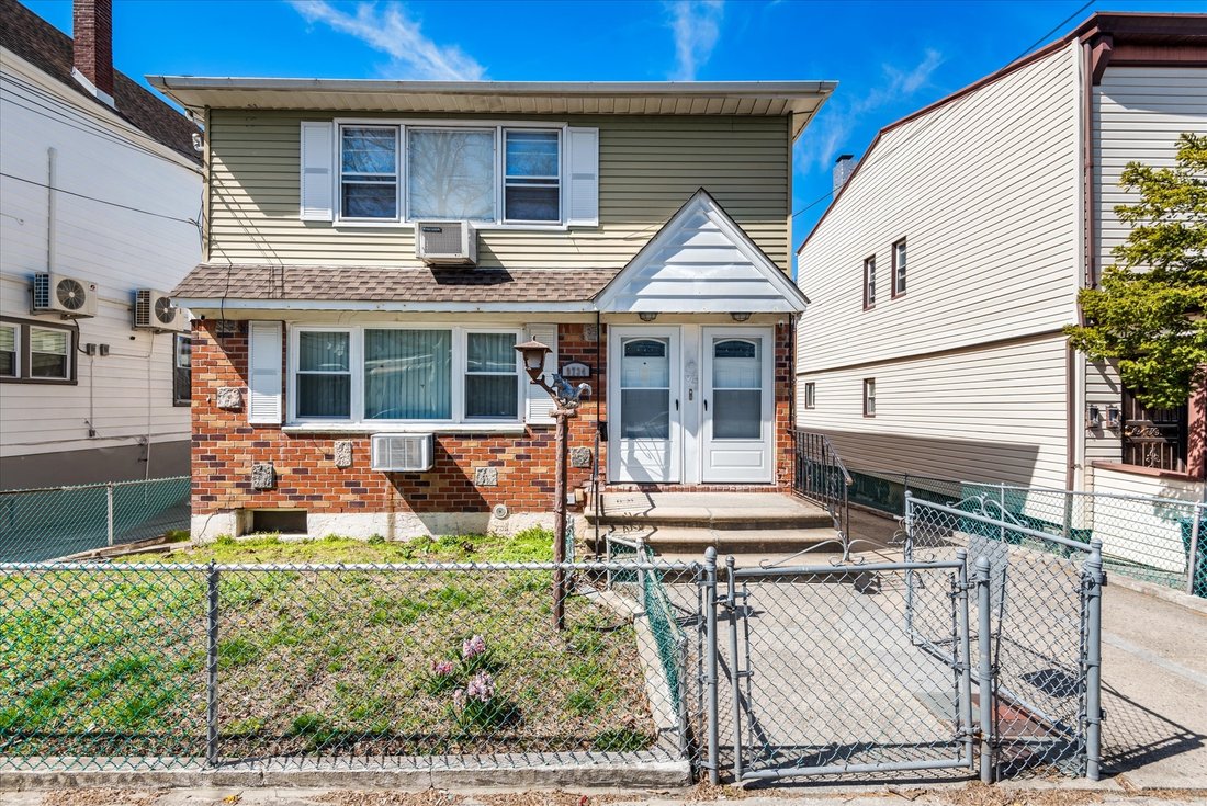 House in New York, New York, United States 1 - 14131256