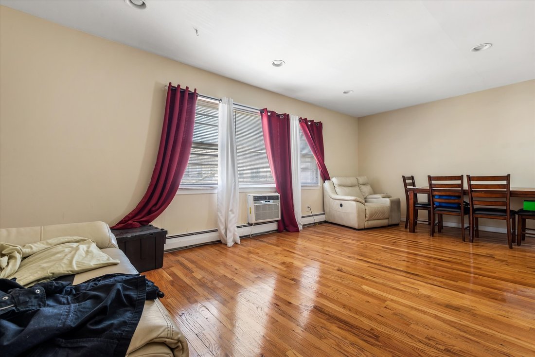 House in New York, New York, United States 3 - 14131256