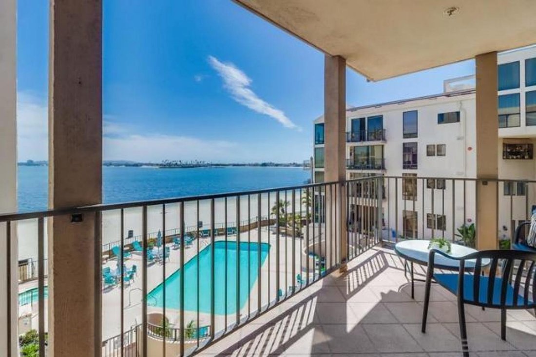 Condo in San Diego, California, United States 4 - 14132378