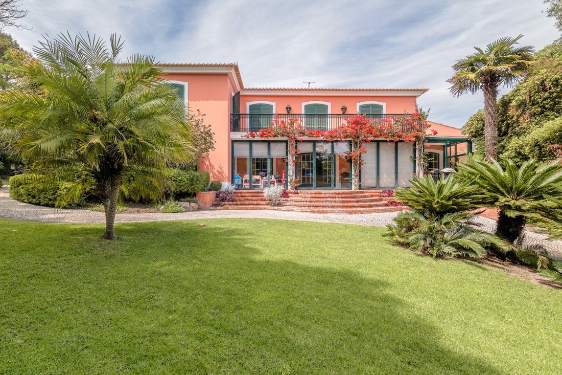 Villa in Cascais e Estoril, Lisbon, Portugal 1 - 14134844