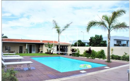 Villa in Madalena, Porto District, Portugal 1