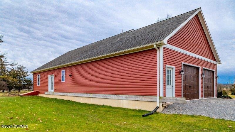 House in Milton, Pennsylvania, United States 3 - 14140580