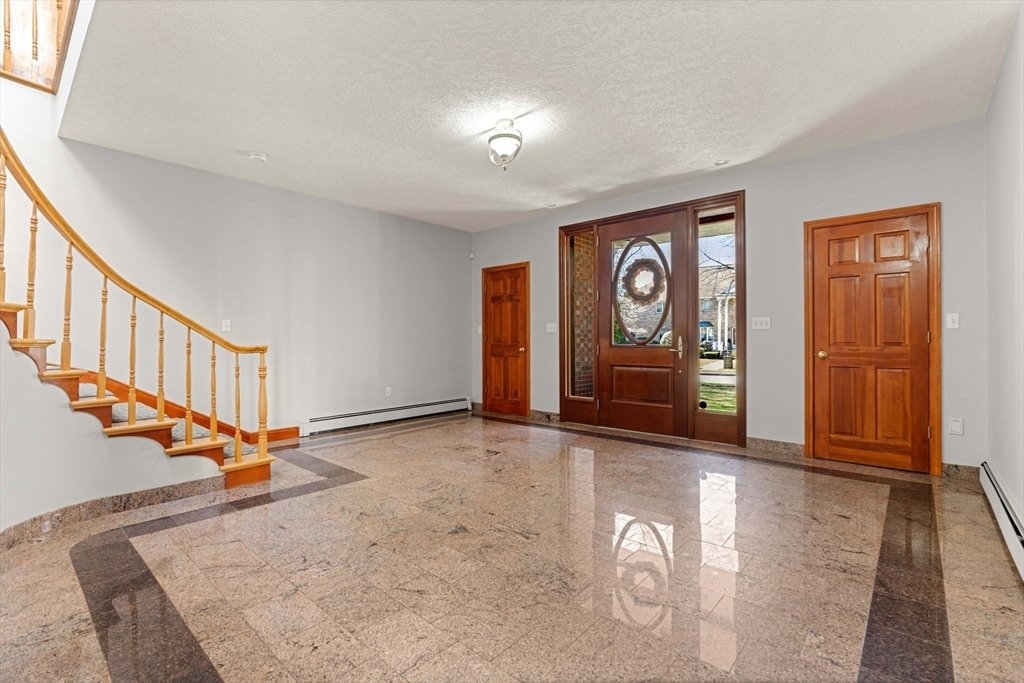 4 Bedrooms Single Family Detached In Waltham, Massachusetts, United