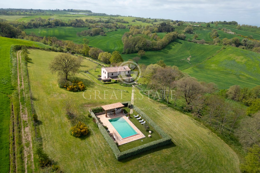 Finca en Civita di Bagnoregio, Lacio, Italia 1 - 14142947