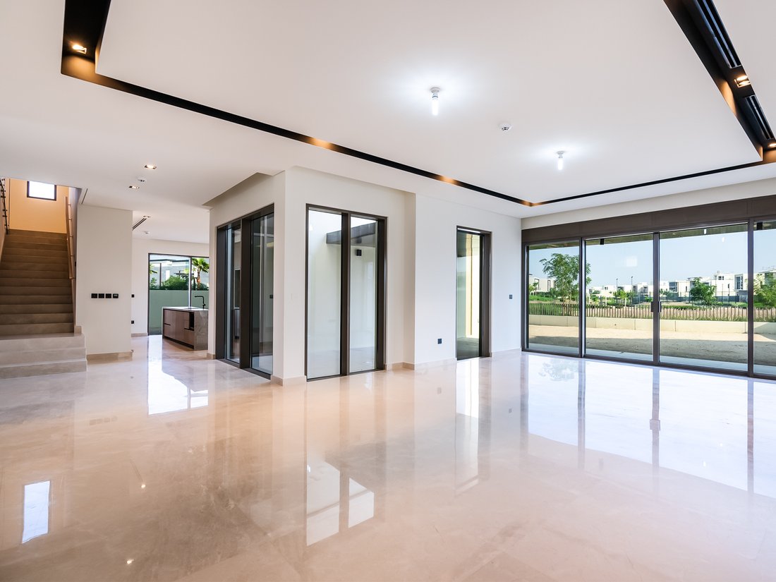 Villa in Hadaeq Sheikh Mohammed Bin Rashid, Dubai, United Arab Emirates 2 - 14144263