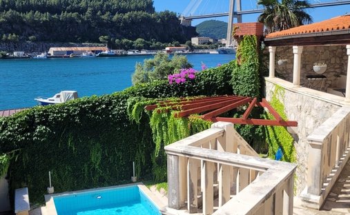 House in Mokosica, Dubrovnik-Neretva County, Croatia 1