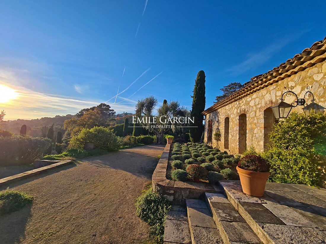 Villa in Mougins, Provence-Alpes-Côte d'Azur, France 1 - 12221635