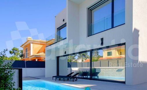 Villa in Aroeira, Charneca de Caparica e Sobreda, Portugal 1
