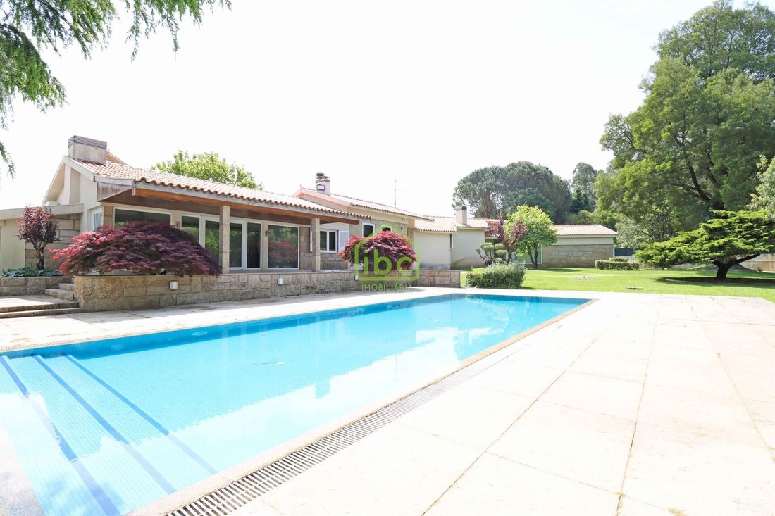 Townhouse in Vilar e Mosteiro, Porto District, Portugal 1 - 14154393
