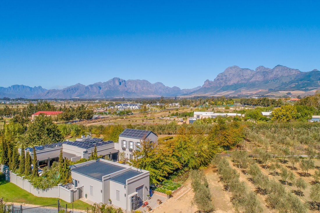 Luxury Living Redefined: Premier Property In Paarl, Western Cape, South ...