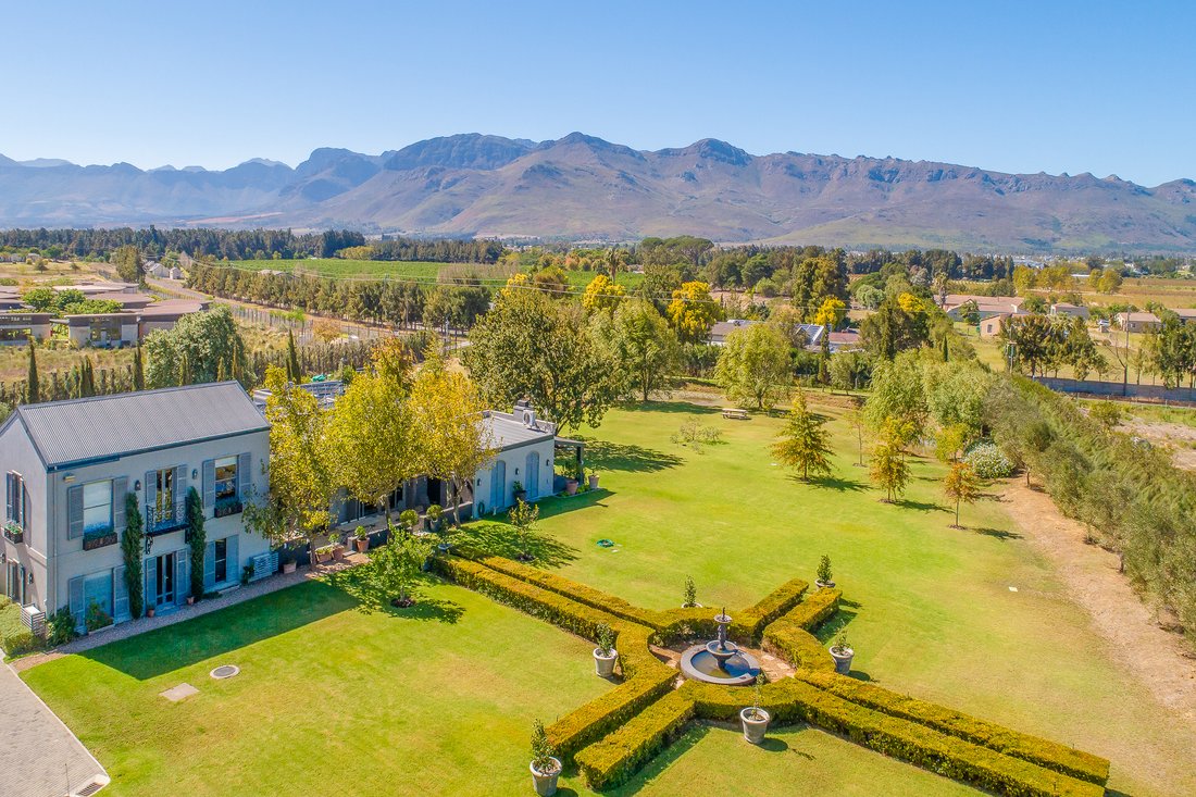 Luxury Living Redefined: Premier Property In Paarl, Western Cape, South ...