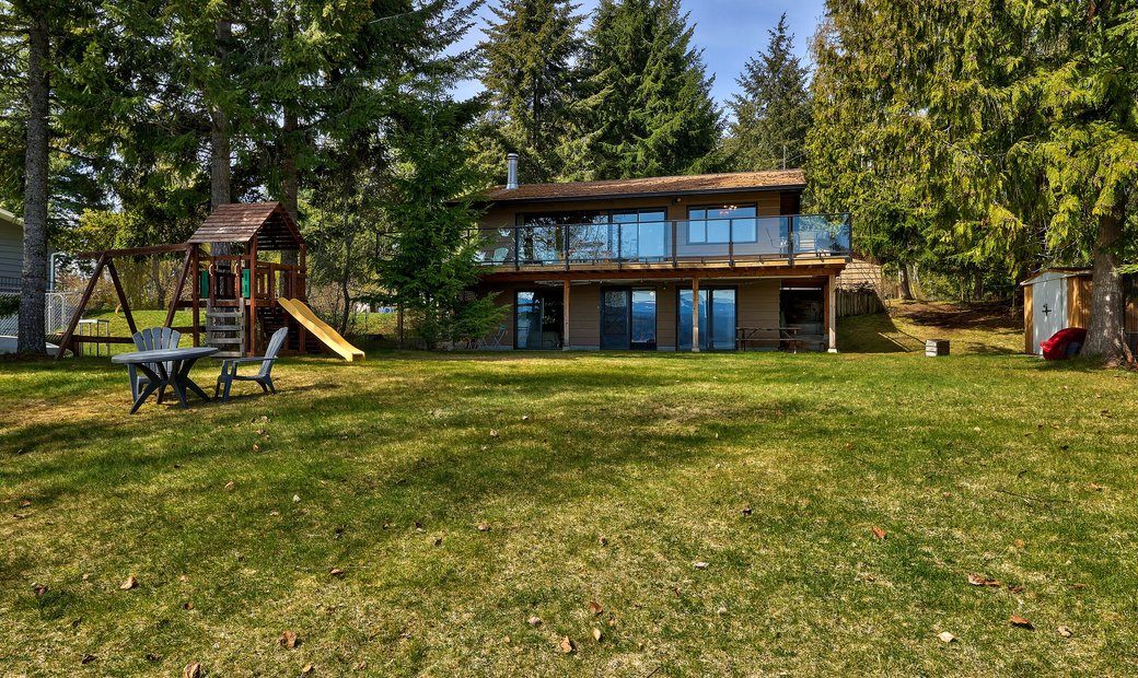 Shuswap Waterfront Cabin In Magna Bay, British Columbia, Canada For