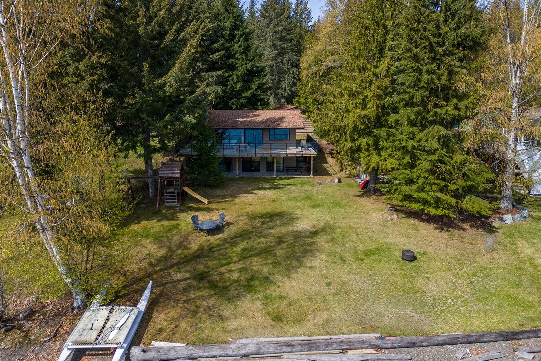 Shuswap Waterfront Cabin In Magna Bay, British Columbia, Canada For