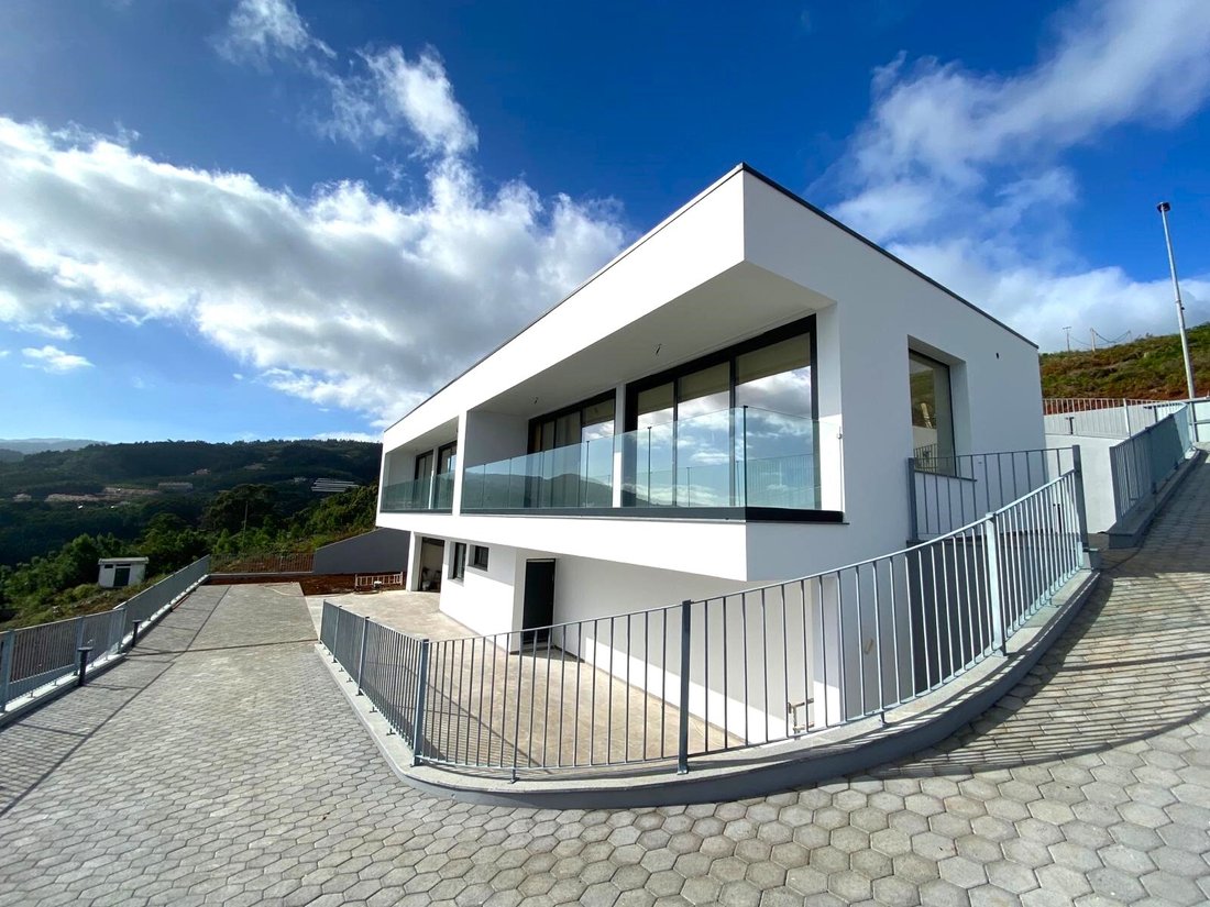 Villa in Santa Cruz, Autonome Region Madeira, Portugal 2 - 14160011