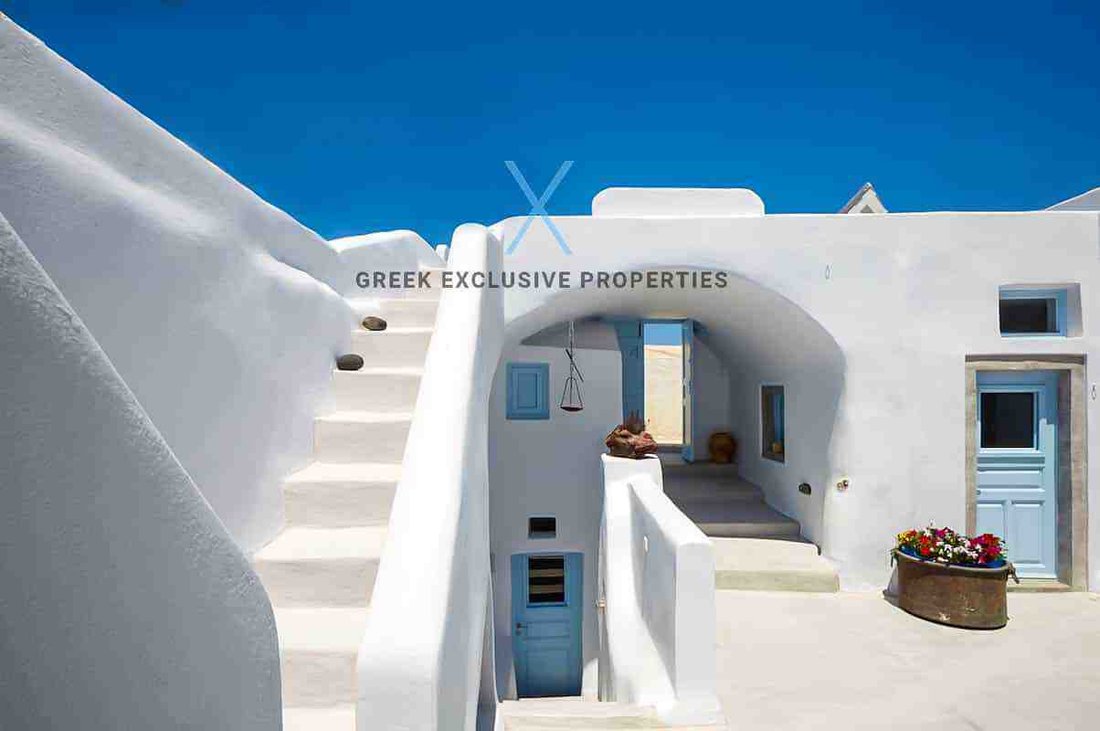 House in Thira, Aegean, Greece 1 - 14166275