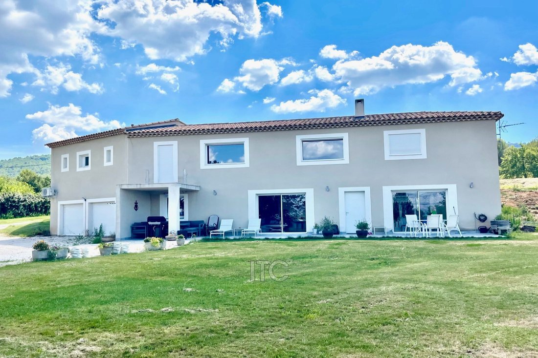 Villa in Trets, Provence-Alpes-Côte d'Azur, France 5 - 14161021