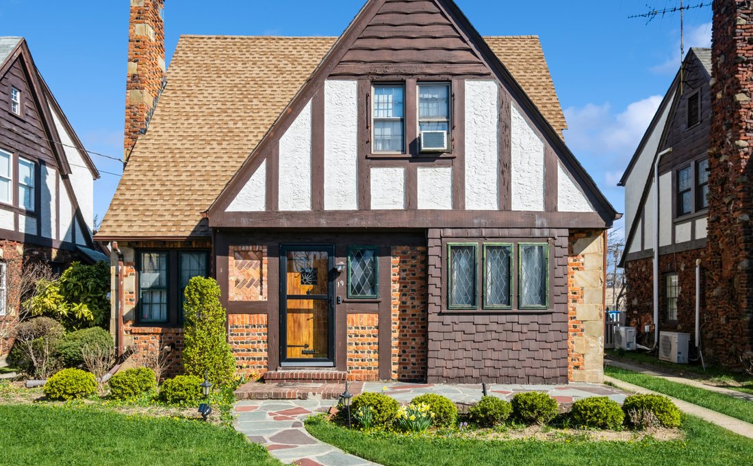 House in North New Hyde Park, New York, United States 1 - 14160742