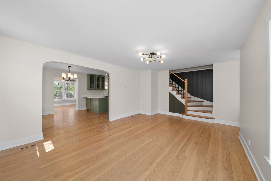 Beautiful Brick Single Family Home In Lincolnwood, Illinois, United