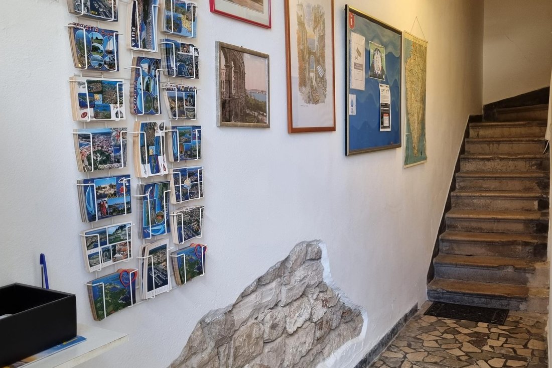 Villa in Grad Pula, Istria County, Croatia 2 - 14165008
