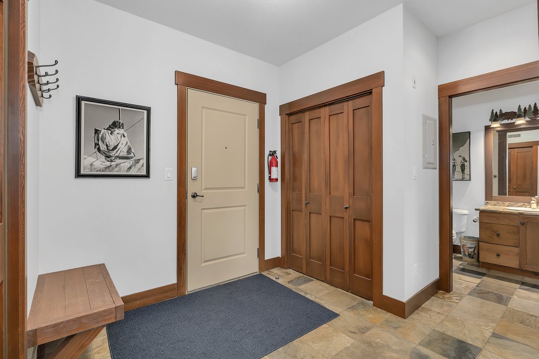 Apartment in Beaverdell, British Columbia, Canada 1 - 14125602