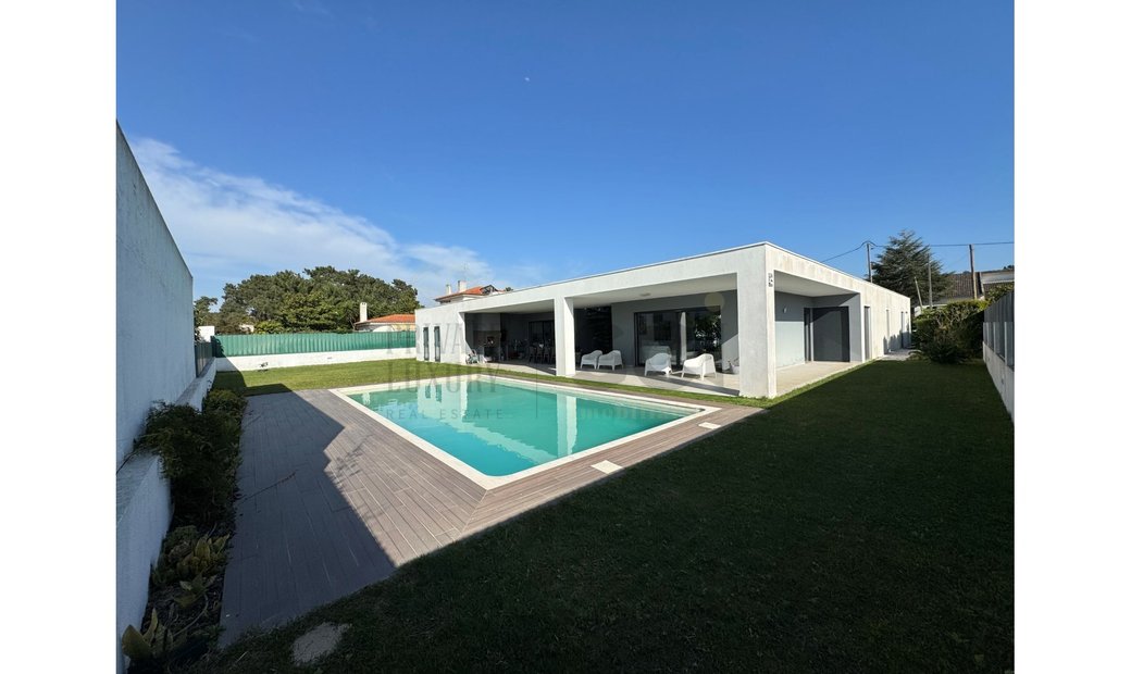 Photo inspiration: Fresh Look at 6 Bedroom House Belverde Luxury Ground Floor