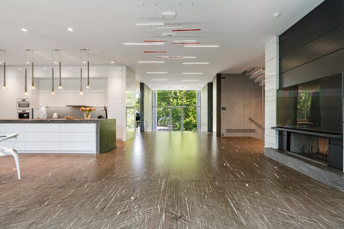 House in Toronto, Ontario, Canada 5 - 12648272