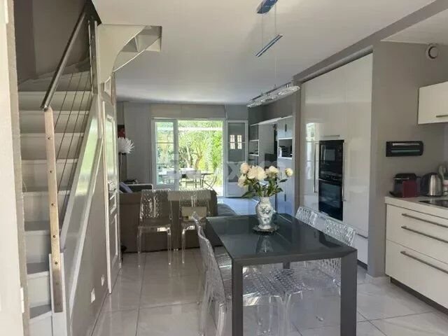 House in Gassin, Provence-Alpes-Côte d'Azur, France 1 - 13495592