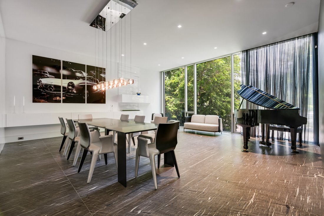 House in Toronto, Ontario, Canada 1 - 12648272