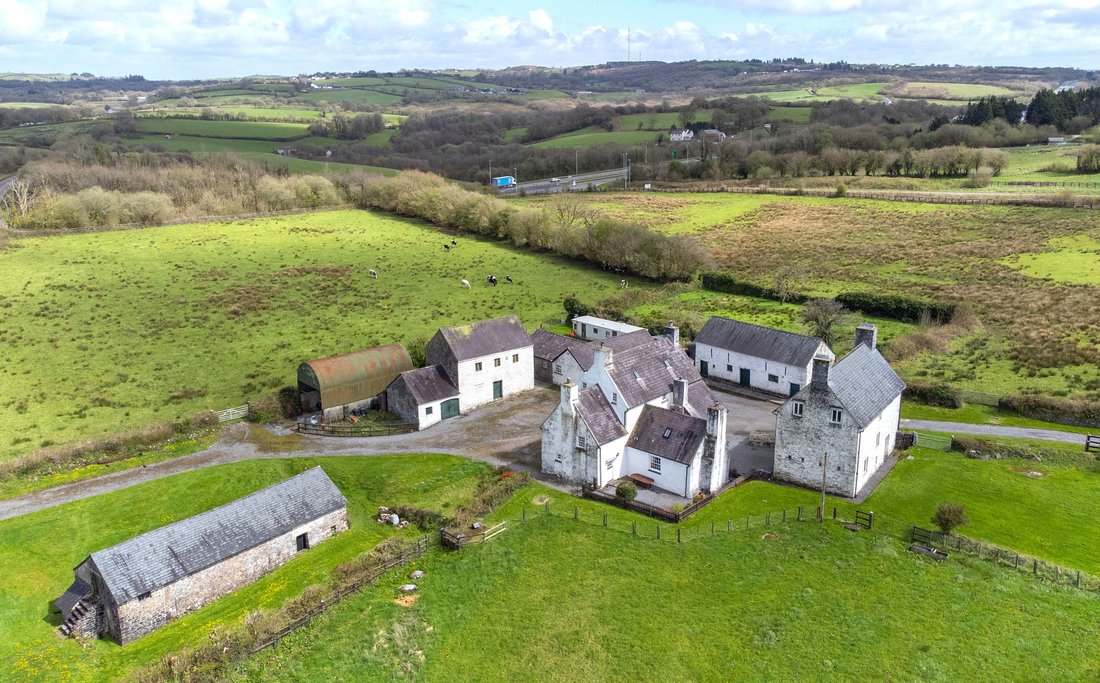 House in Foelgastell, Wales 1 - 14167563