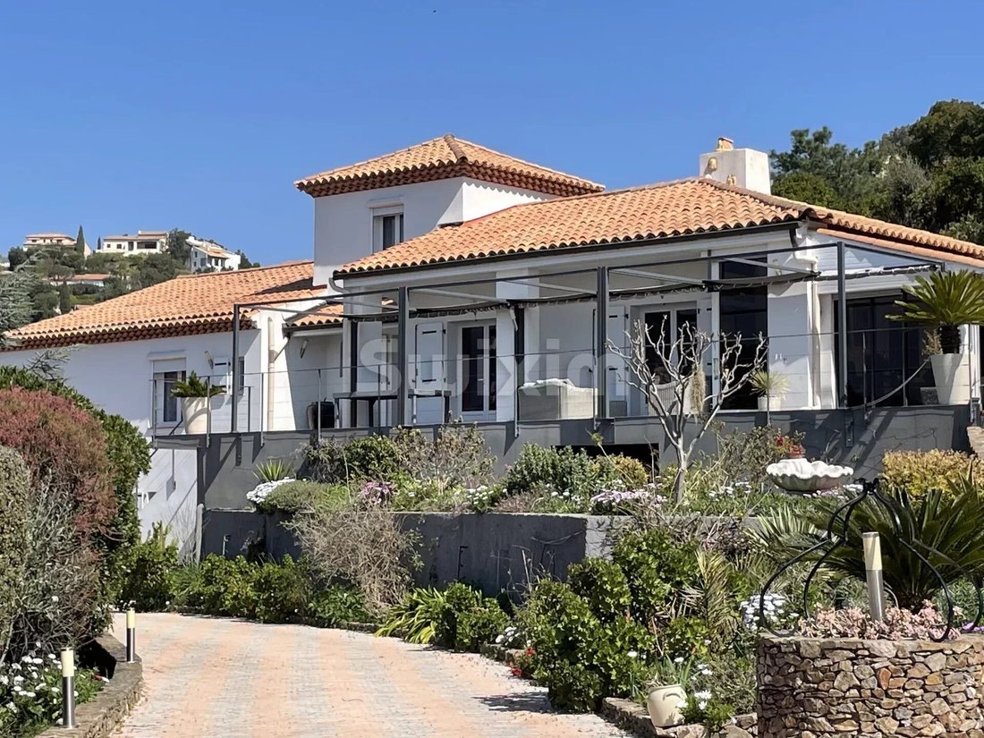 House in Ecarts, Roquebrune-sur-Argens, France 2 - 13867363