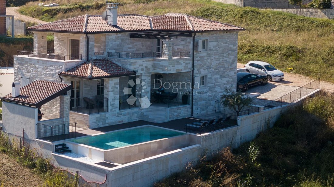 House in Momjan, Istria County, Croatia 1 - 14167291
