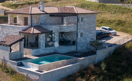House in Momjan, Istria County, Croatia 1