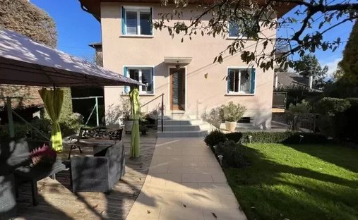House in Est, Ambilly, France 1