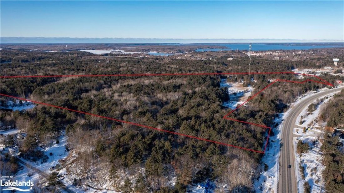 House in Parry Sound, Ontario, Canada 1 - 14167859