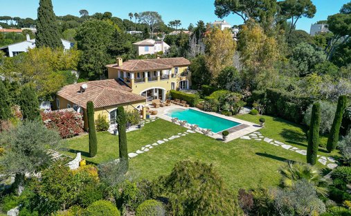 Villa in Antibes, Provence-Alpes-Côte d'Azur, France 1