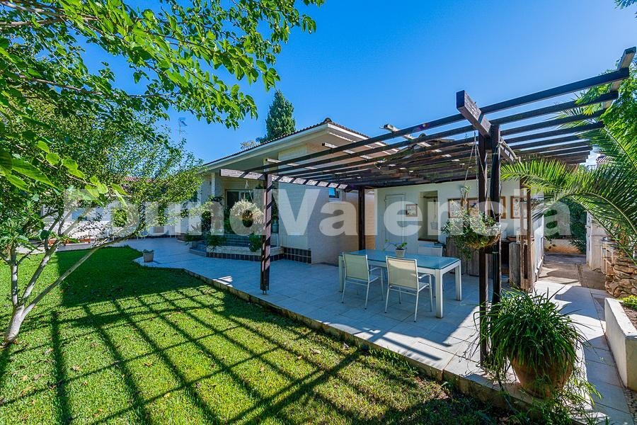 Villa in la Pobla de Vallbona, Valencian Community, Spain 4 - 14169864