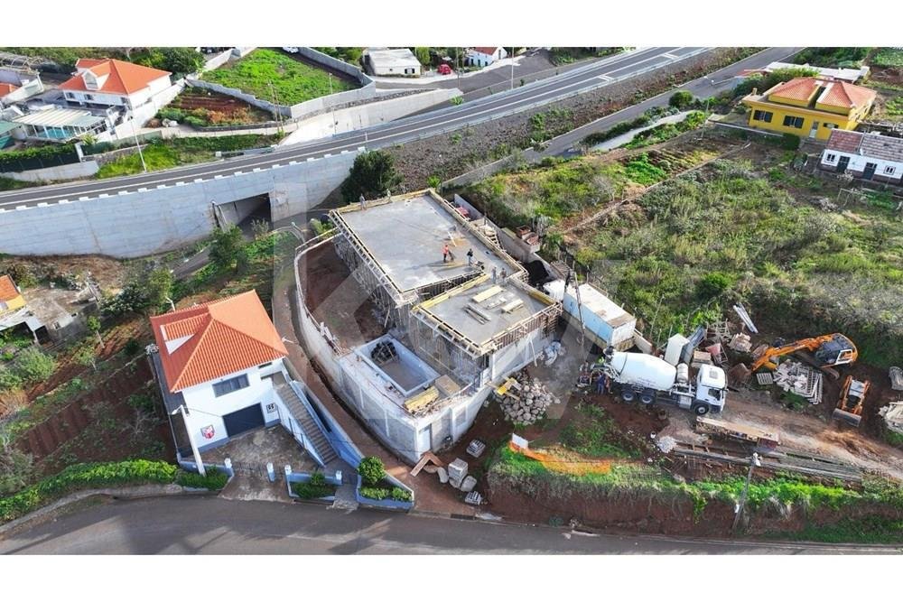 Moradia T3 Térrea Ponta Do Pargo Ilha In Ponta Do Pargo, Madeira