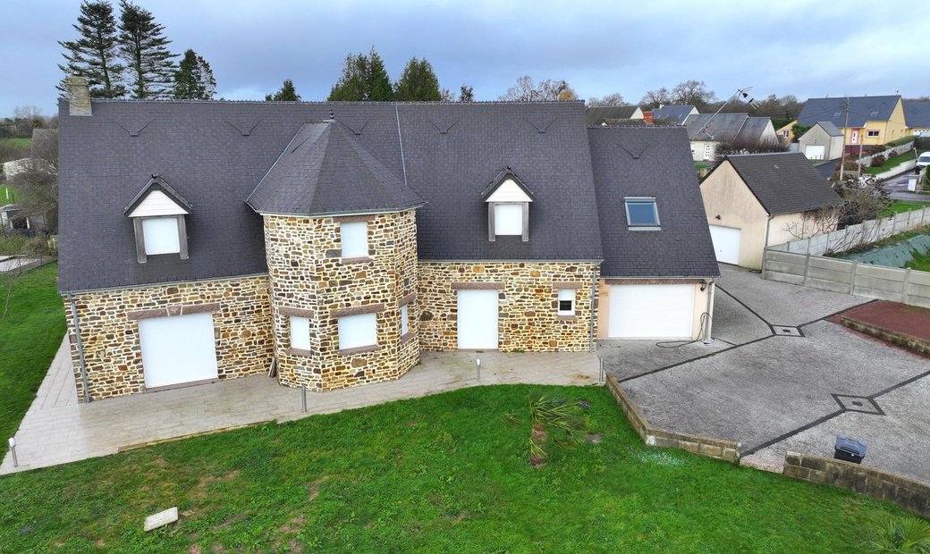 Maison 320m3 Rentabilité Idéal In Vesly, Normandy, France For Sale ...