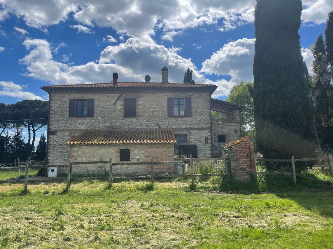 Villa in Castiglione del Lago, Umbria, Italy 2 - 14172619