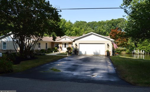 House in Pasadena, Maryland, United States 1