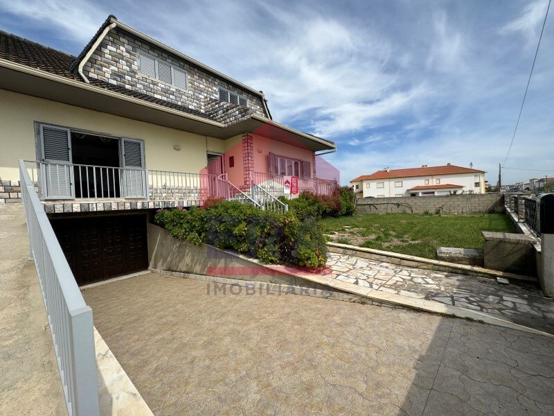 414 Sq.M T4 House In Ferrel Peniche In Ferrel, Leiria District