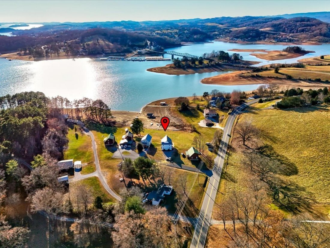 Rifugio Da Sogno In Riva Al Lago In Bean Station, Tennessee, Stati ...