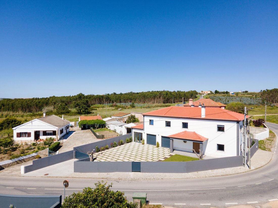 Villa in A dos Cunhados e Maceira, Lisbon, Portugal 2 - 14179505